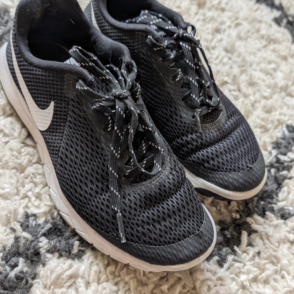 Nike Black and White Athletic Shoes